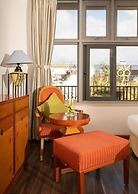 Ronal Hotel