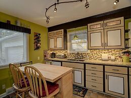 Cottage by the Historic Depot