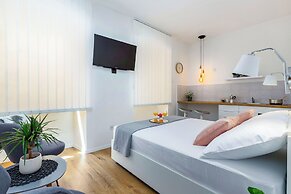 Rijeka Apartments TERRA I & II in the Old Town