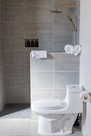 Miracle Manor Boutique Hotel & Spa