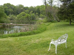 BMI Bed & Breakfast and Oasis