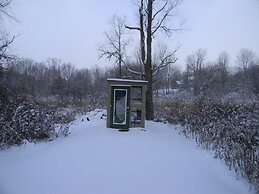 BMI Bed & Breakfast and Oasis