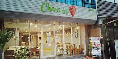 Checkin68 Chiangmai Hostel & Rooms