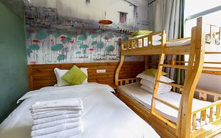 Bajie Youth Hostel National Forest Park