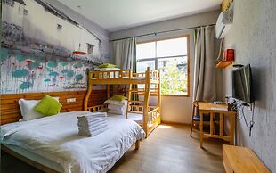 Bajie Youth Hostel National Forest Park