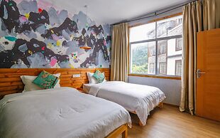 Bajie Youth Hostel National Forest Park