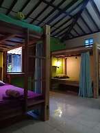 Arjuna Garden Homestay - Hostel
