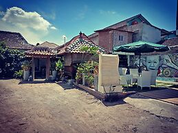 Arjuna Garden Homestay - Hostel