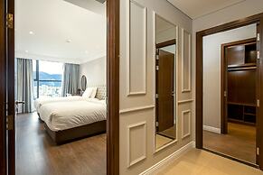 Johnny's Luxury Apartments