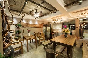 Xiyi Inn Tianmen Mountian