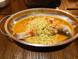 Xiyi Inn Tianmen Mountian