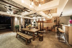 Xiyi Inn Tianmen Mountian