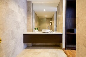 Chill Suites Danang Beach Hotel