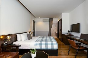 Chill Suites Danang Beach Hotel