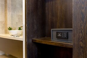 Chill Suites Danang Beach Hotel