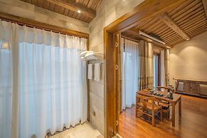 Riverside Boutique Inn