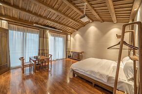 Riverside Boutique Inn