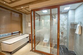 Riverside Boutique Inn