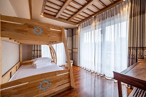 Riverside Boutique Inn