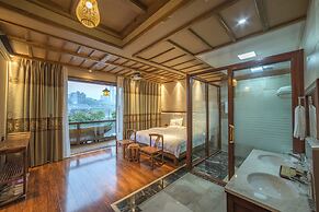 Riverside Boutique Inn