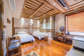 Riverside Boutique Inn