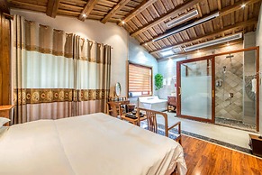 Riverside Boutique Inn