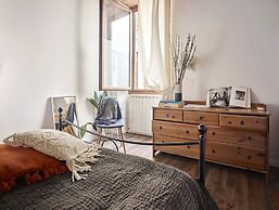 A Few Steps to The Duomo Comfortable 1BD Apt