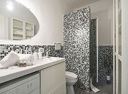 A Few Steps to The Duomo Comfortable 1BD Apt