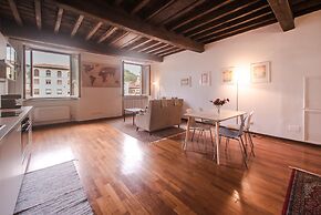 Well-Kept Apartment Short Walk to The Duomo