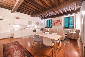 Well-Kept Apartment Short Walk to The Duomo