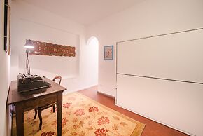 Well-Kept Apartment Short Walk to The Duomo