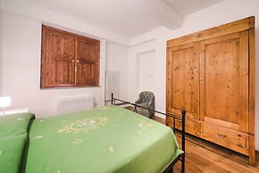 Well-Kept Apartment Short Walk to The Duomo