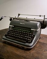 Well-Kept Apartment Short Walk to The Duomo