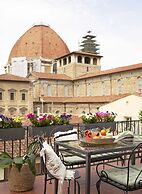 A Few Steps to The Duomo Majestic 5BD Apt