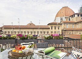 A Few Steps to The Duomo Majestic 5BD Apt