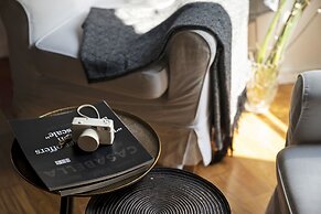 A Few Steps to The Duomo Majestic 5BD Apt