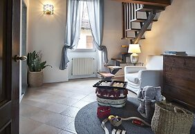 A Few Steps to The Duomo Majestic 5BD Apt