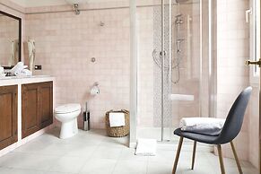 A Few Steps to The Duomo Majestic 5BD Apt