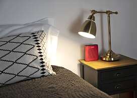 A Few Steps to The Duomo Majestic 5BD Apt