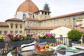 A Few Steps to The Duomo Majestic 5BD Apt