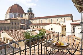 A Few Steps to The Duomo Amazing 4BD Apt