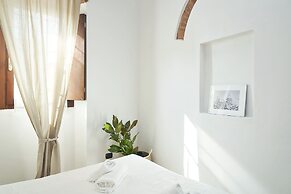 A Few Steps to The Duomo Amazing 4BD Apt