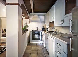 A Few Steps to The Duomo Amazing 4BD Apt