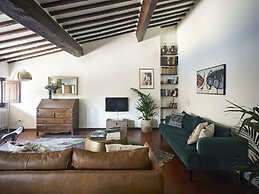 Palace with balcony View to Pitti Palace and the Duomo