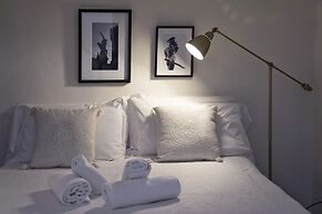 Palace with balcony View to Pitti Palace and the Duomo