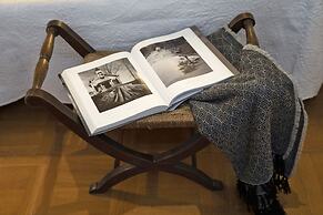 Palace with balcony View to Pitti Palace and the Duomo