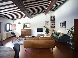 Palace with balcony View to Pitti Palace and the Duomo