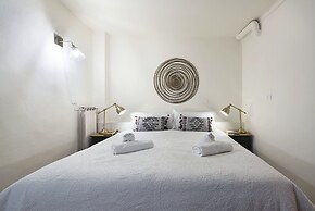 Palace with balcony View to Pitti Palace and the Duomo