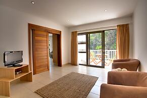 Limoni Luxury Suites