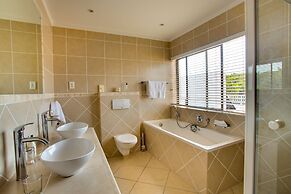 Limoni Luxury Suites